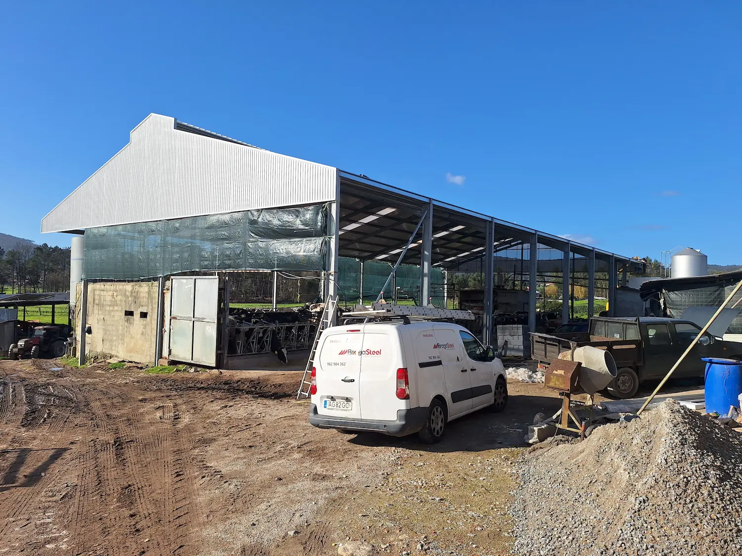 Construção de Pavilhões Agropecuários - Braga Steel